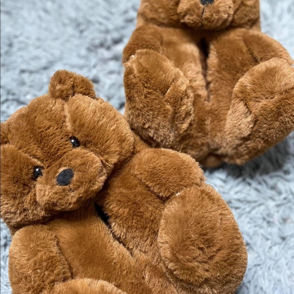 Fuzzy Wuzzy Teddy Bear Slippers - Picture 5 of 10